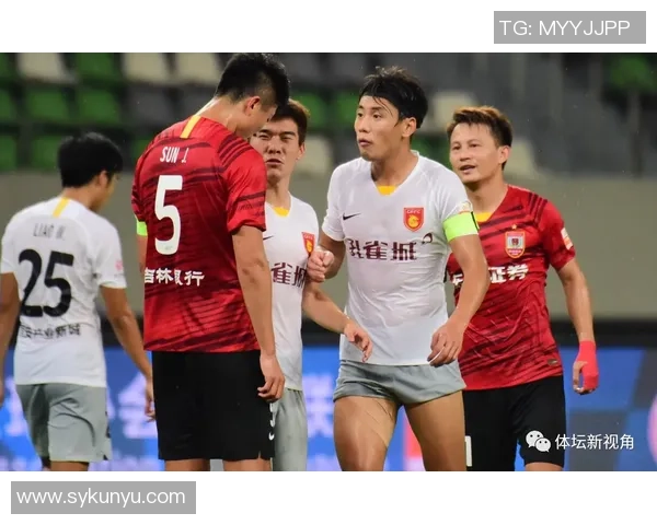 杭州足球队在总决赛积分榜上以67分稳居第一位置争冠形势一片大好 杭州足球队在总决赛积分榜上以67分稳居第一位置争冠形势一片大好